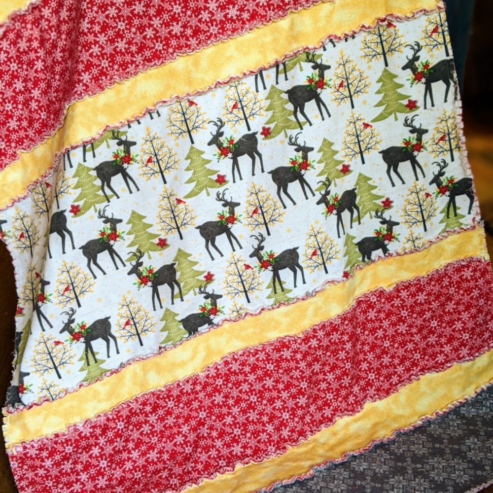 Winter themed‎ cotton flannel rag quilt
